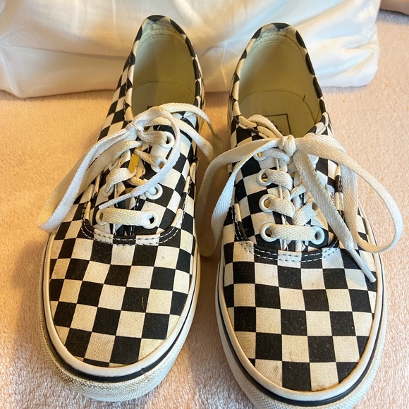 platform checkered vans